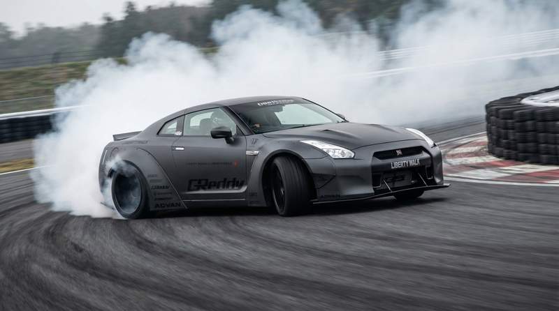 海角GTR跑车视频